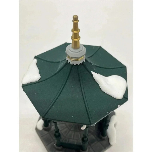 RETIRED DEPARTMENT 56 HERITAGE VILLAGE TOWN SQUARE GAZEBO ITEM #5513-1 EUC - Picture 5 of 7